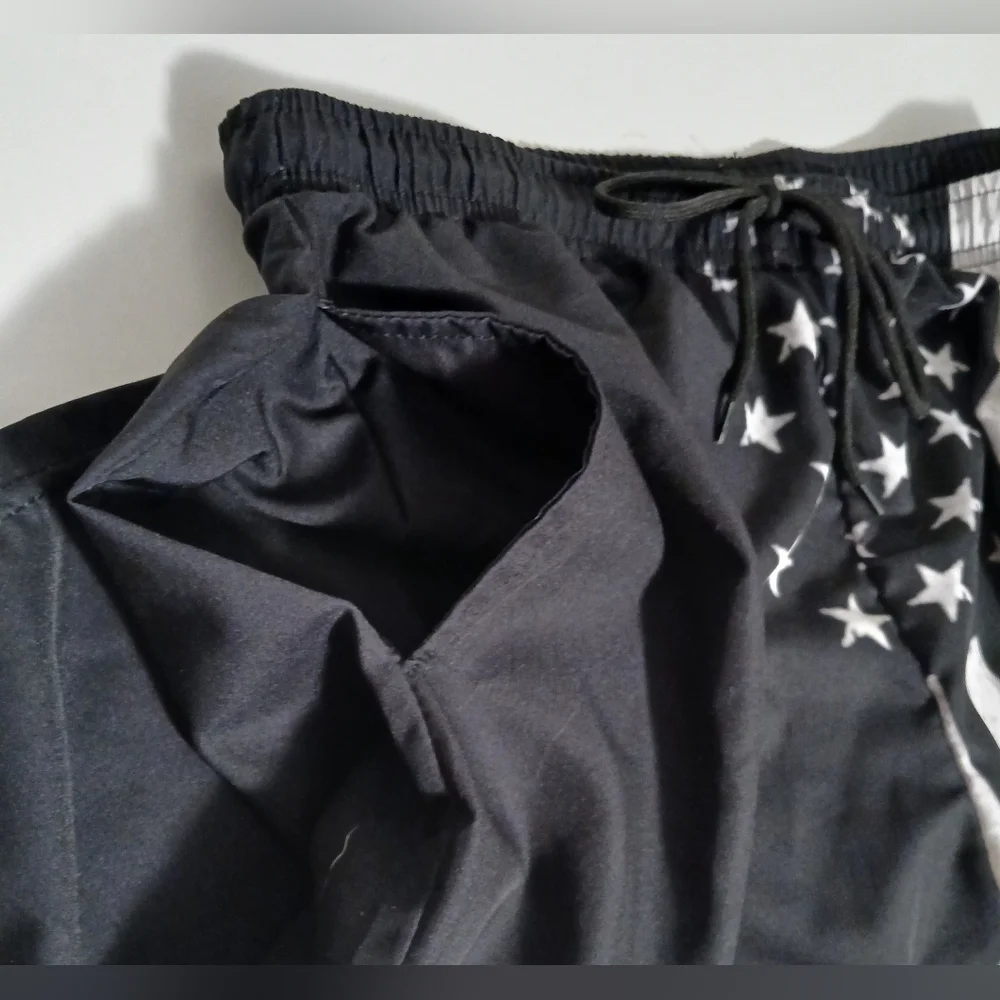 Men's American Flag Black &‎ White Swim Trunks